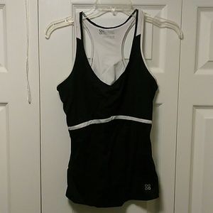 Black/white sports top